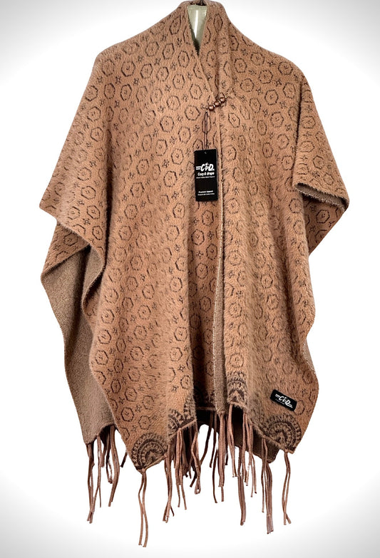 Cozy&Drape brown patterned winter cape shawl with fringe hem and toggle closure for elegant warmth