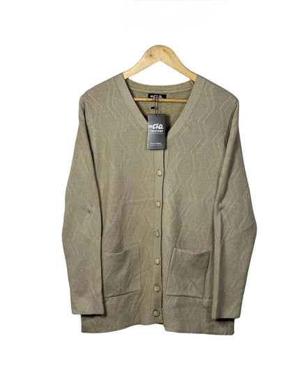 Cozy&Drape beige full sleeve cardigan sweater with front pockets and textured knit pattern on a wooden hanger