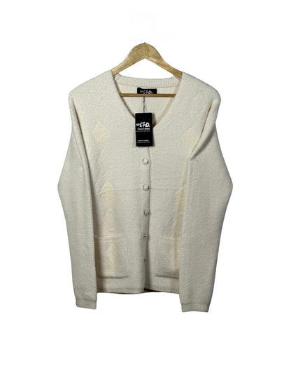 Cozy&Drape cream full-sleeve cardigan sweater with a subtle diamond pattern, front buttons, and two pockets.