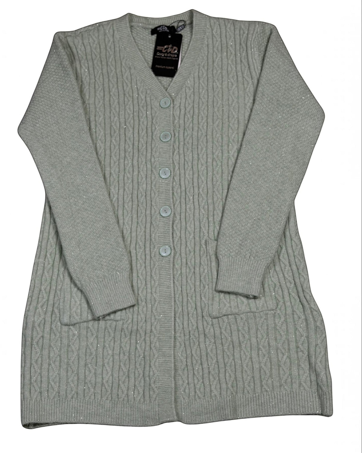 Cozy&Drape long cable-knit cardigan in light grey with a V-neck, button-down front, and two front pockets.